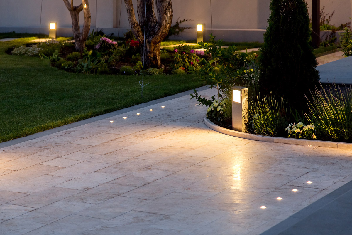 Outdoor Lighting to Give Your Yard an Elegant Look